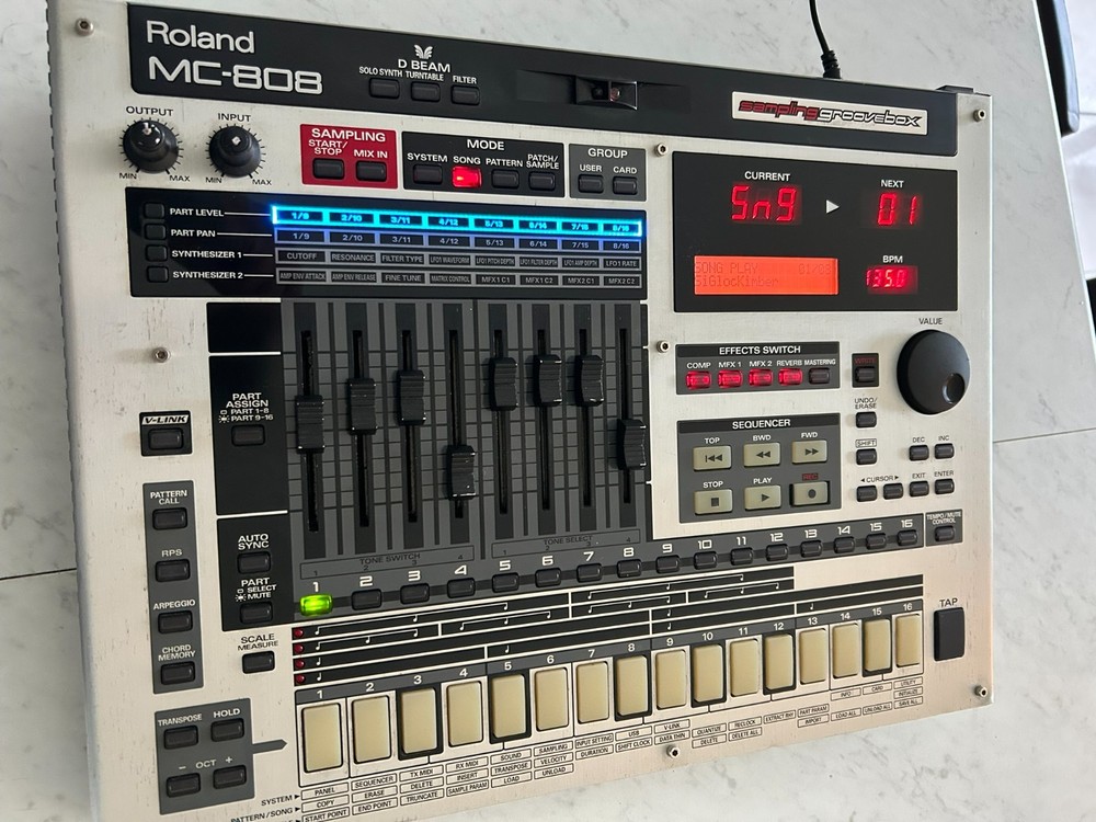 Roland MC808