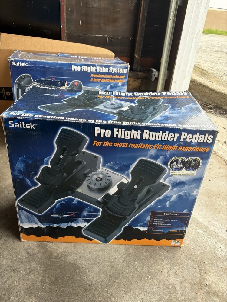 Saitek Pro Flight Yoke System & Rudder Pedals for Flight Simulation