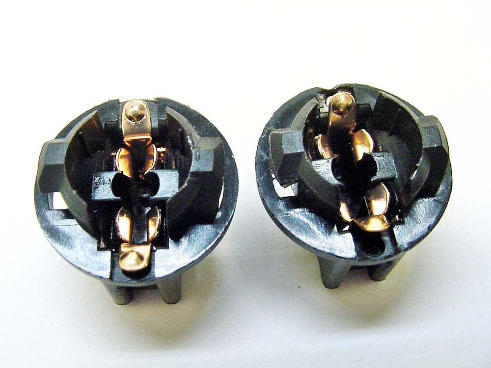 2x Chevy 194 Instrument Panel Cluster Light Bulb Lamp Dashboard Sockets Plug NOS