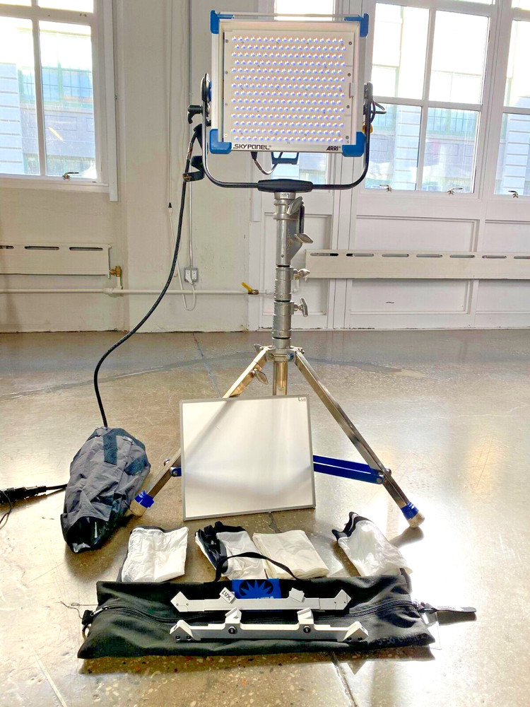 ARRI SkyPanel S30 Basic Kit PLUS Chimera & DoPChoice Snapgrid (USED)