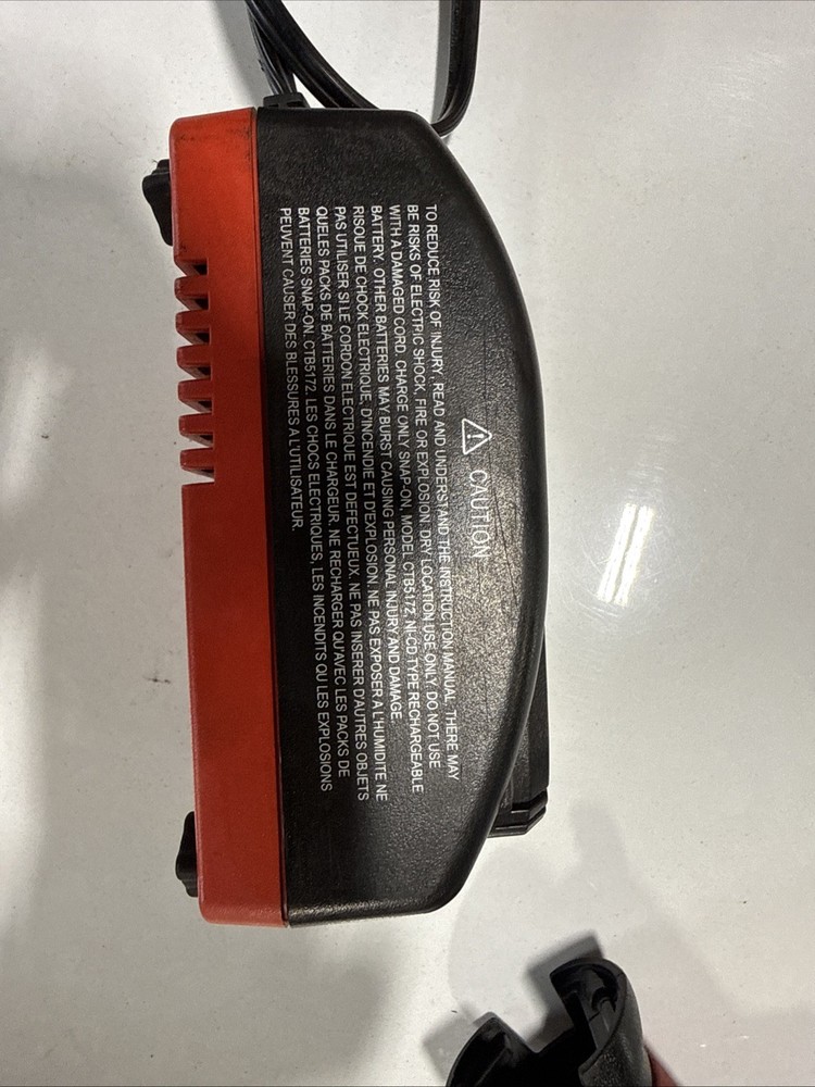 Snap On 1/4 Screwdriver & Charger CTS561CL