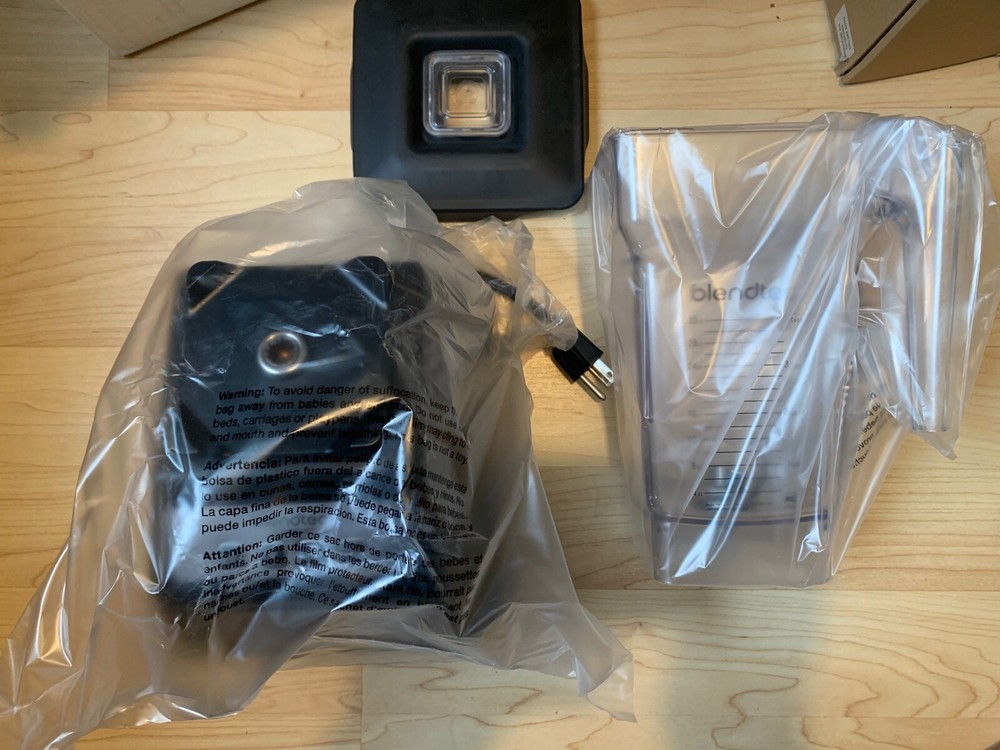 Blendtec E600A0801-A1GA1A EZ600 Blender Package - Black