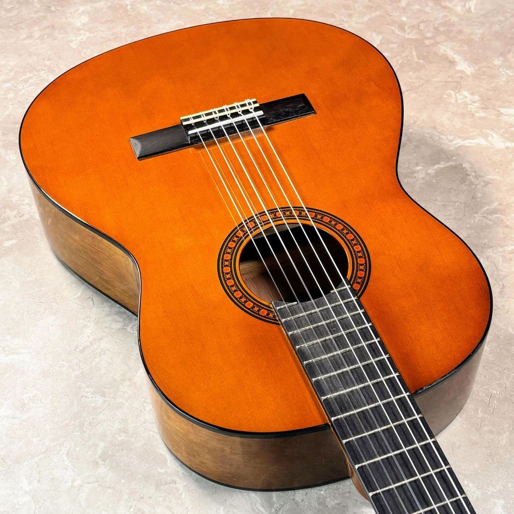 Yamaha CS40 Mini Classical Guitar 580mm Scale Nylon Strings Soft Case Included
