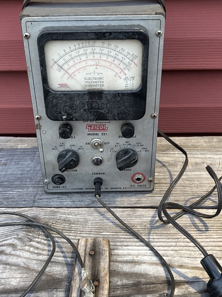 Vintage EICO Model 221 Voltmeter Ohmmeter Test Equipment Powers On (Untested)