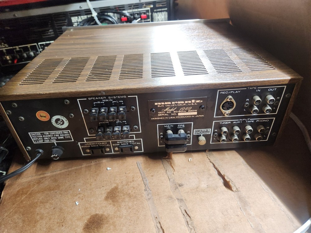 Vintage Marantz 1060 Console Stereo Integrated Amplifier