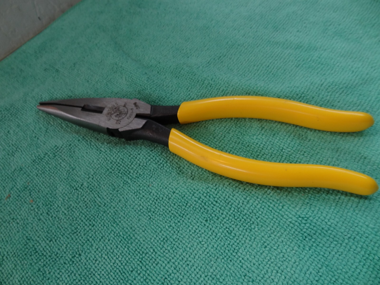 Klein Tools D203-8 Pliers, Needle Nose Side-Cutters 8-Inch - FREESHIPPING!