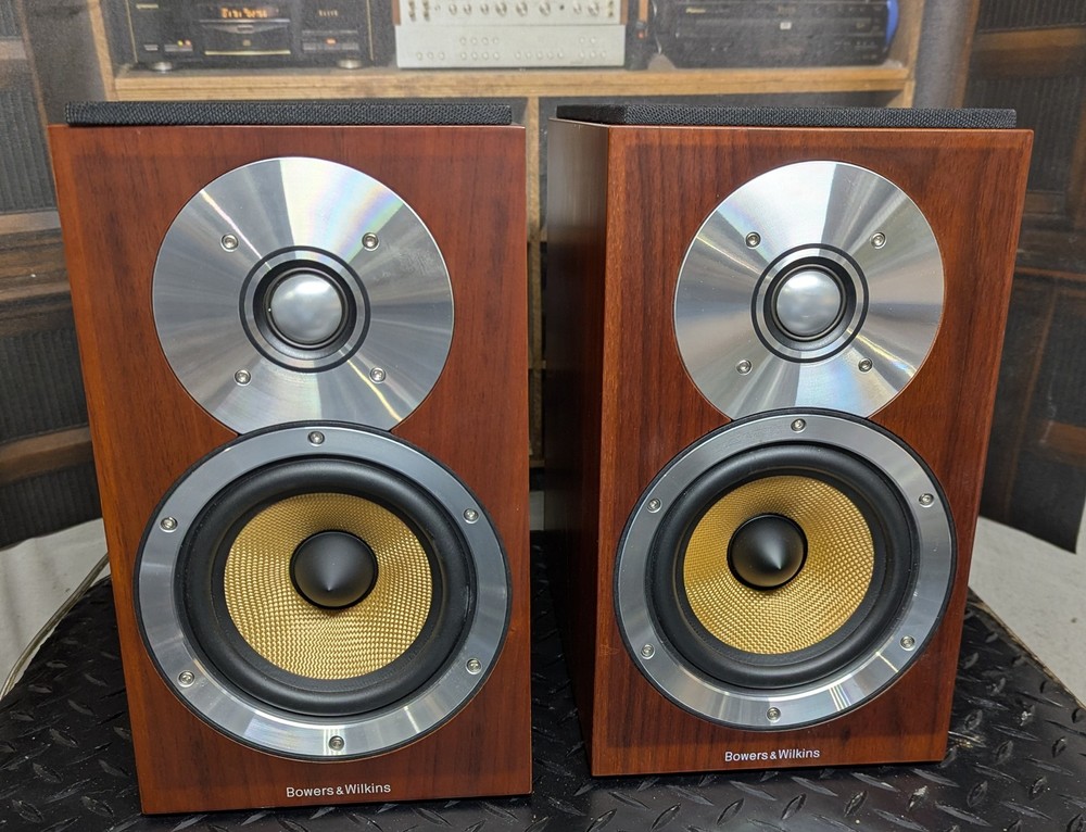 2 B&W CM1 speakers
