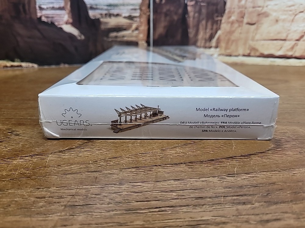 UGEARS Mechanical Models Railway Platform