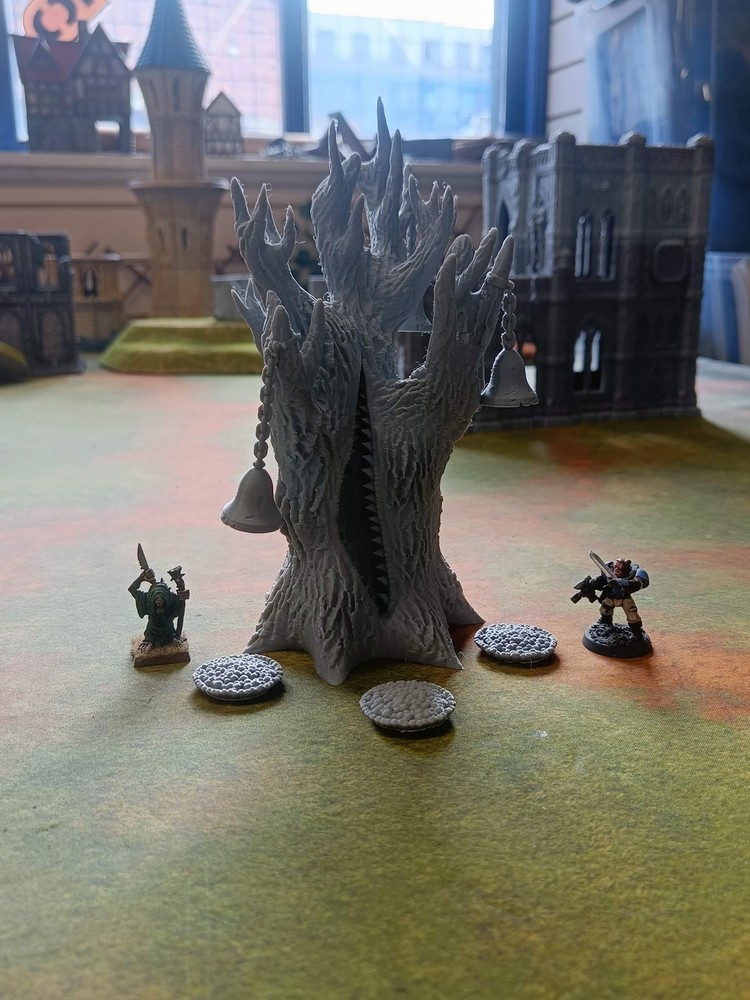 Daemonic Horror Fantasy / Sci-fi Large Possessed Plague Tree