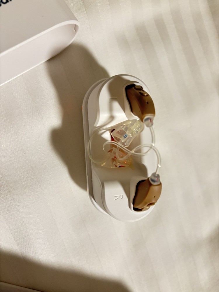 MDHearing VOLT 4 (OTC) Hearing Aid With A Charging Case