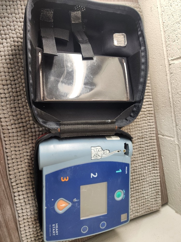 PHILIPS FR2+ HEARTSTART AUTOMATIC EXTERNAL AED No Pads W/BATTERY
