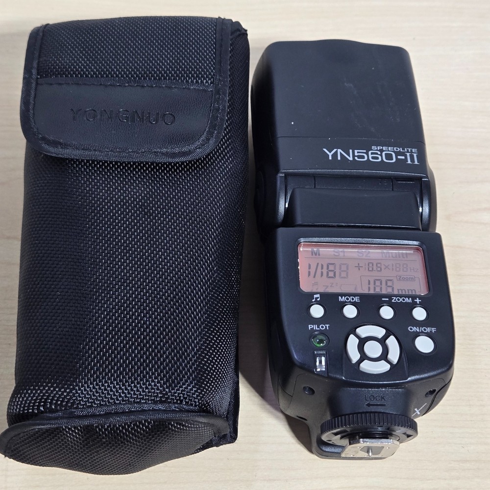 YONGNUO Digital Speedlite YN560-II