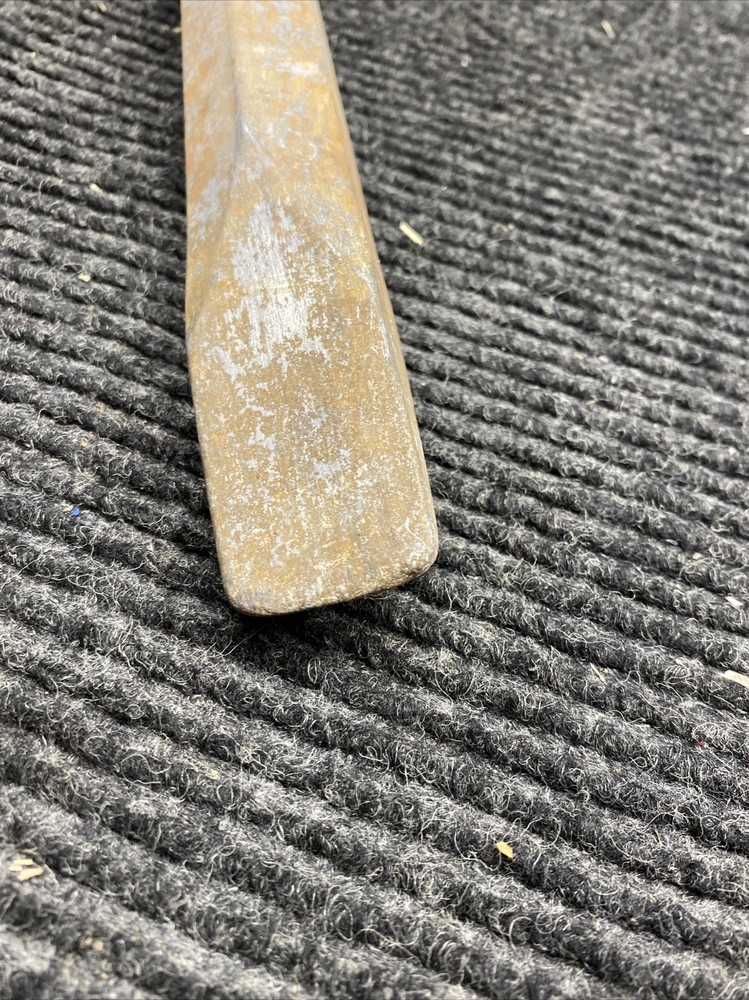 Used SOLIDA Flat Chisel 1-1/4in Chisel Tip Shank Size 1-1/4in Length 21"