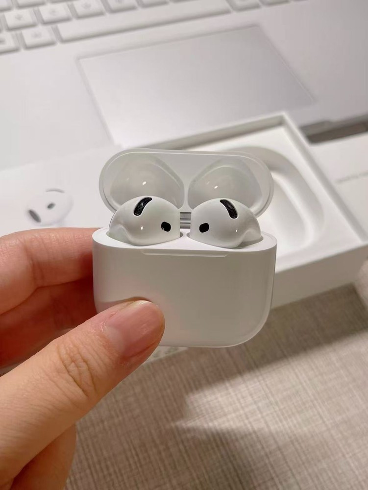 Sealed 4th Generation Wireless In-Ear Headset Active Noise Cancellation