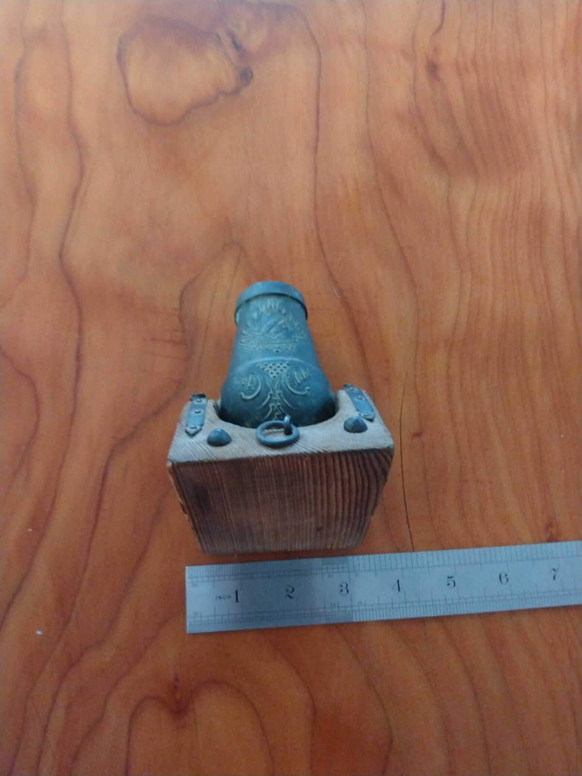 Martero Plaza Siglo XVI vintage wood cast iron miniature cannon