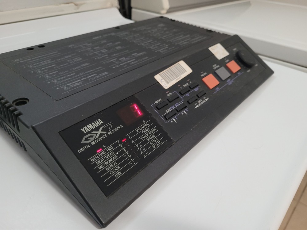Yamaha QX7 Digital Sequence Recorder MIDI Sequencer