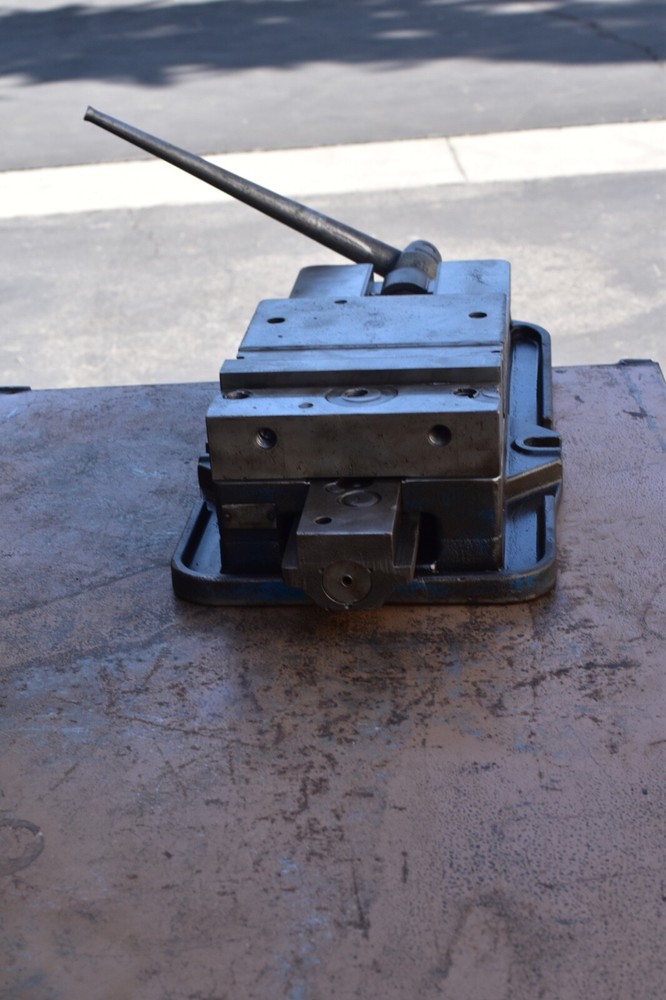 Kurt D810 vise