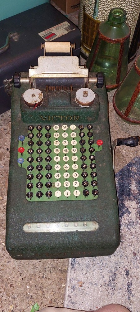 Vintage Early Victor Adding Machine SN 130386