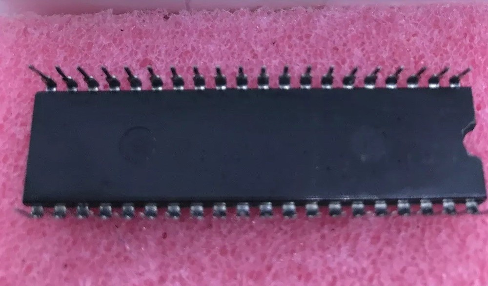 Mitsubishi M5L8035LP Microcontroller IC “New” Free Shipping