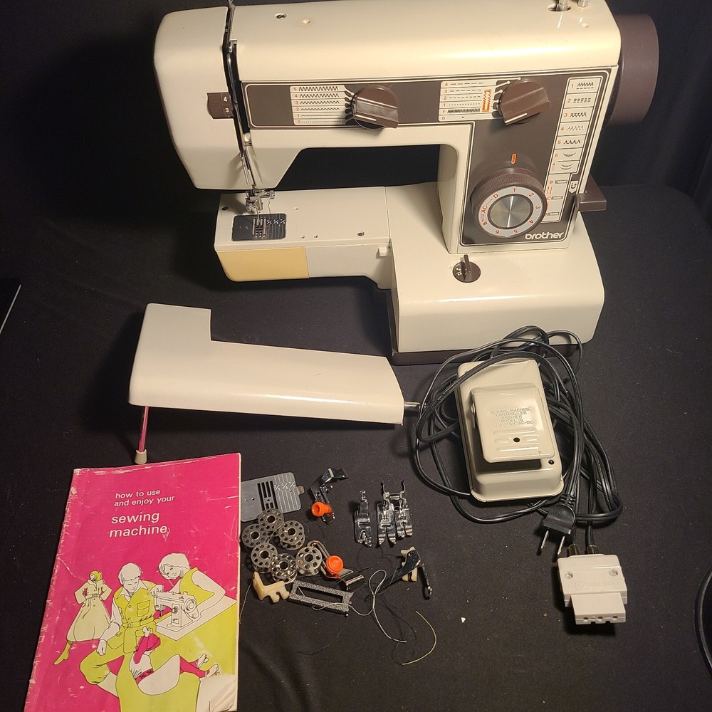 Brother Sewing Machine Model VX560 in Soft Side Carrying Case