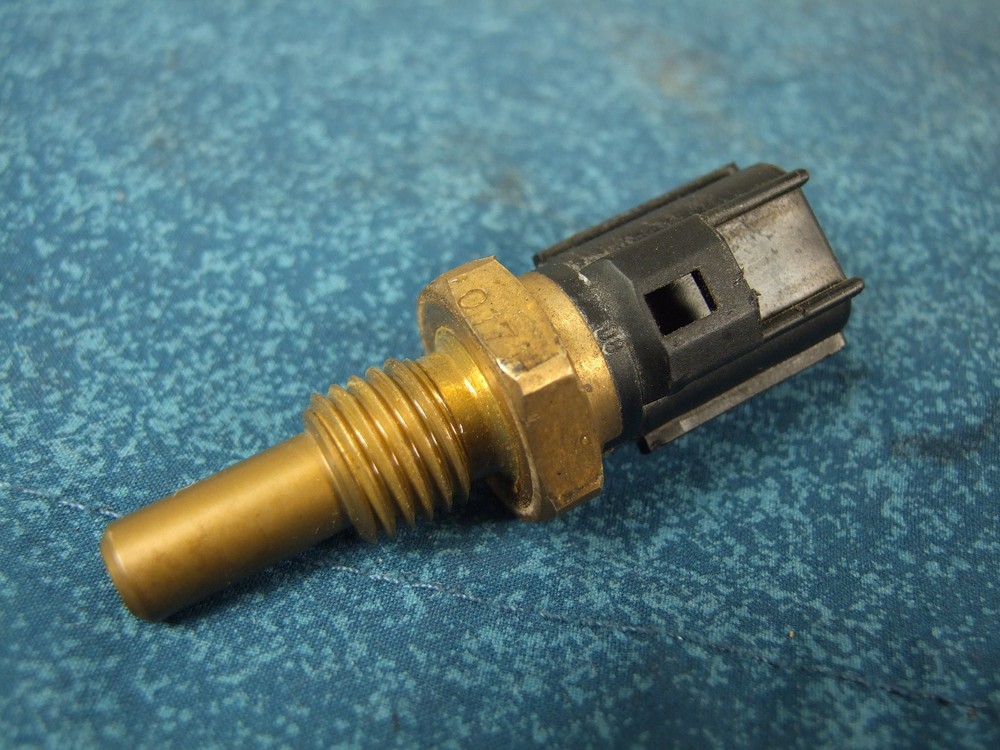 ECTS Engine Cooling Water Temperature Sensor  2004 Suzuki V-Strom DL650