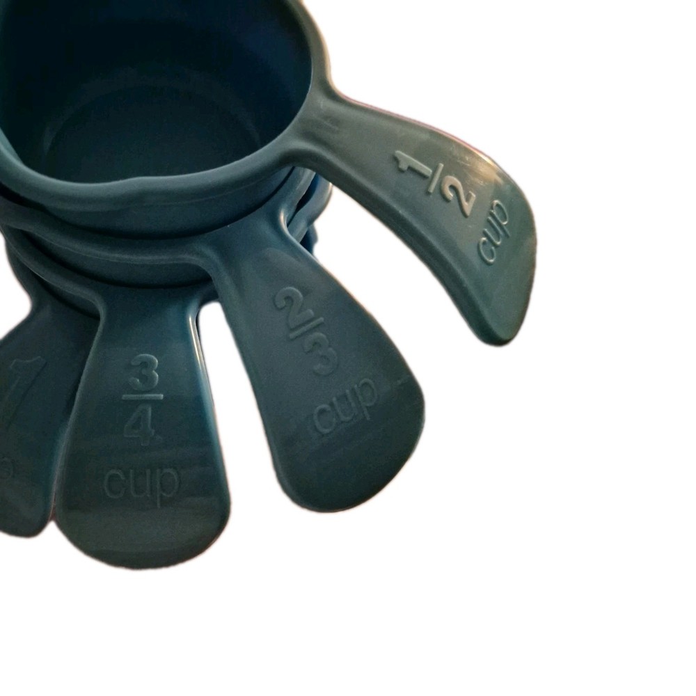 4 Tupperware Measuring Cups Curved Handle 6135A Double Spout Nesting Blue