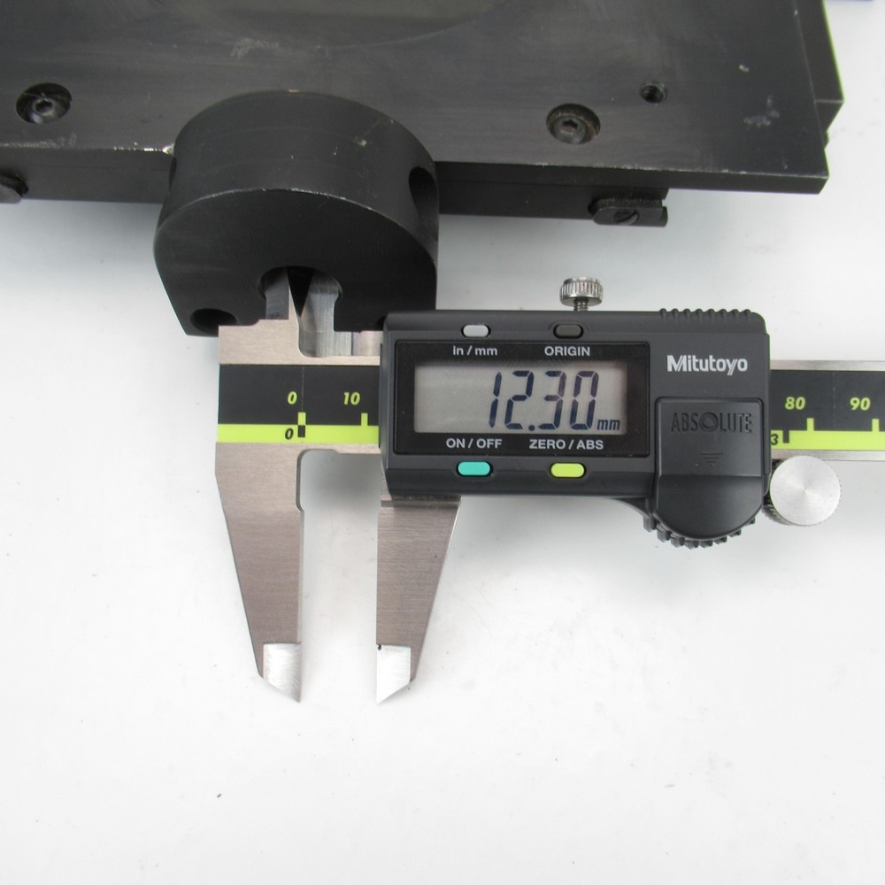 6" x 7" XY MOVEMEMNT MICROMETER STAGE (NO MICROMETERS)