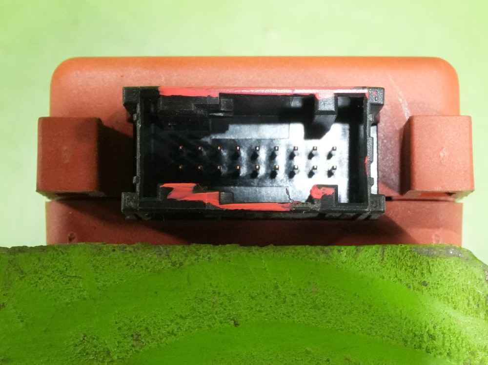 00-06 Audi TT OEM 8E0862335 hands free telephone control interface relay module
