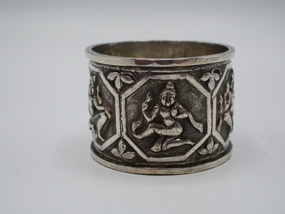 RARE 43 GRS SOLID SILVER INDIA ORIGIN TOWEL ROUND