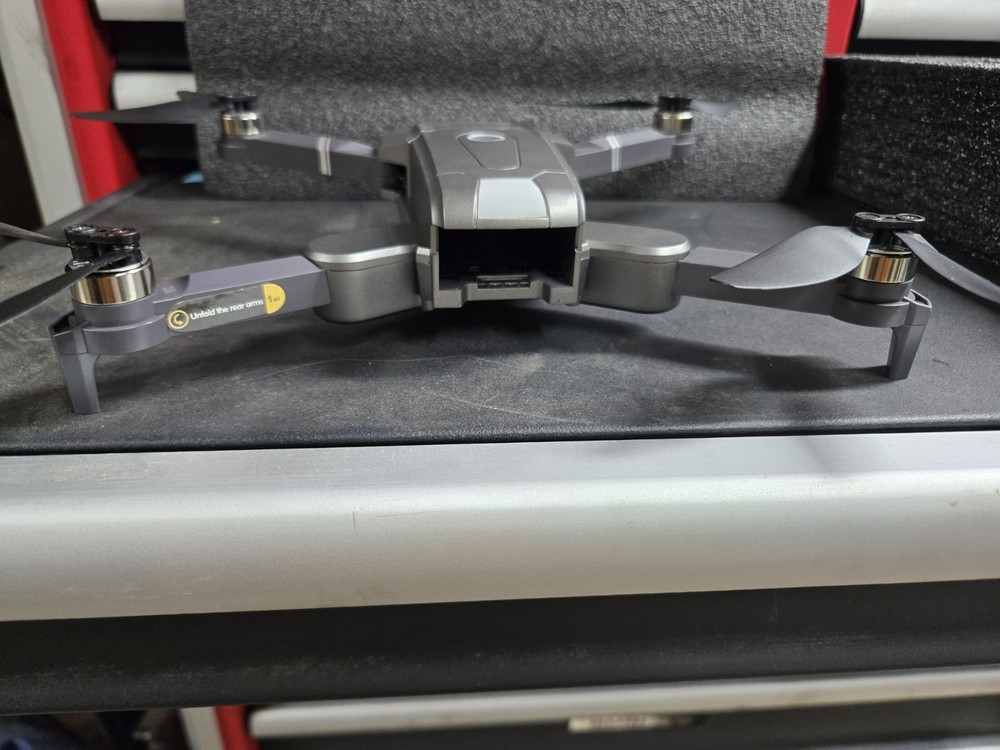 SKYHAWK FOLDABLE VIDEO GPS DRONE WIFI CONTROLED APP 1000 FT FLIGHT RANGE CAMERA