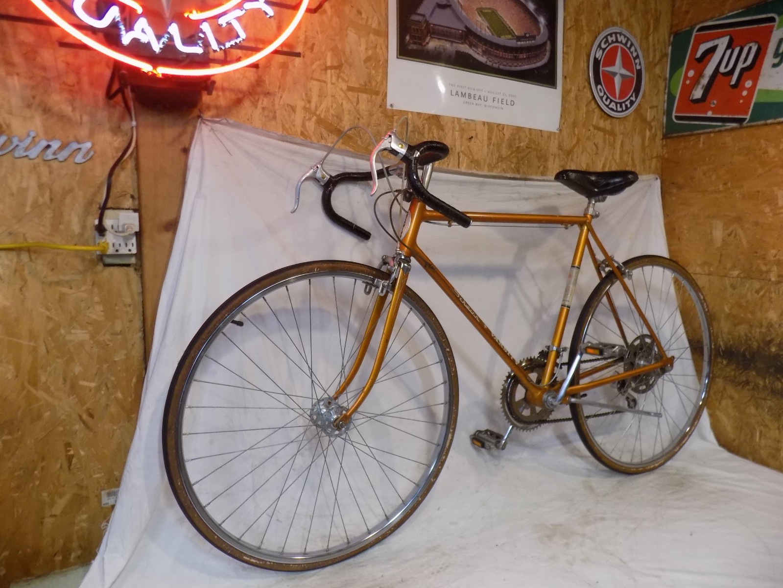 1967 SCHWINN VARSITY COPPERTONE GOLD MENS 10-SPEED ROAD BIKE SPRINT CONTINENTAL!