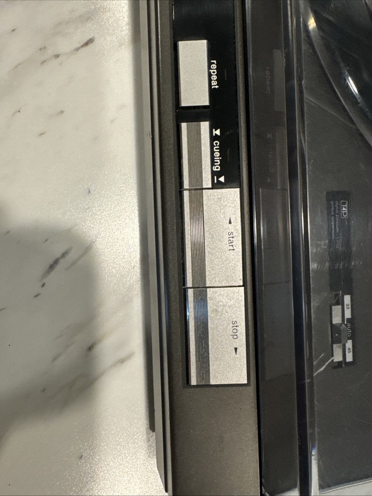 Technics Automatic Turntable System SL-QL5 Quartz Direct Drive