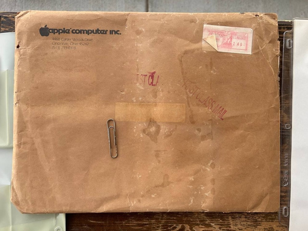 Original Apple internal Macintosh software update floppy disks & docs 1986