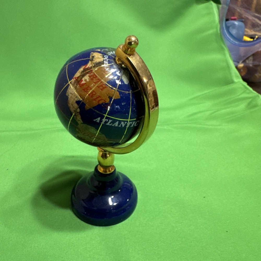 VTG. Blue World Globe.