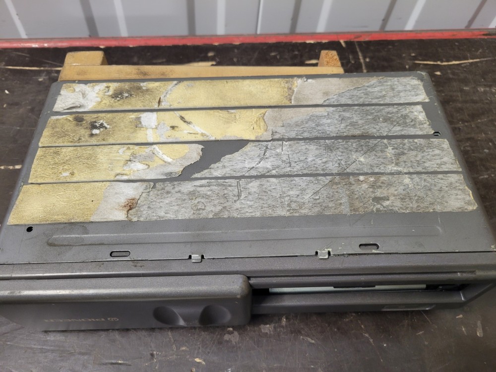 PIONEER CDX-P610 6 CD Changer - UNTESTED