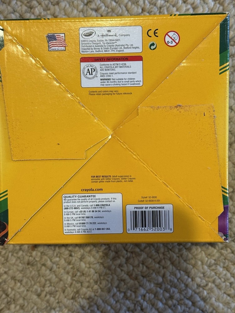 2013 Crayola Ultimate Crayon Collection + Caddy 152 Crayons