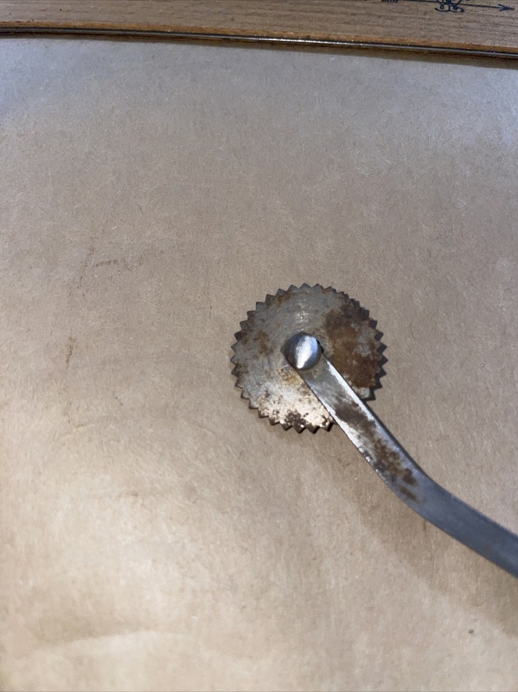 VINTAGE Butterscotch Bakelite Tracing Wheel Seamstress Pattern Cutter Roller