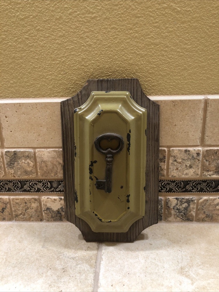 Key Rack Art Deco In Plain Sight Plaque