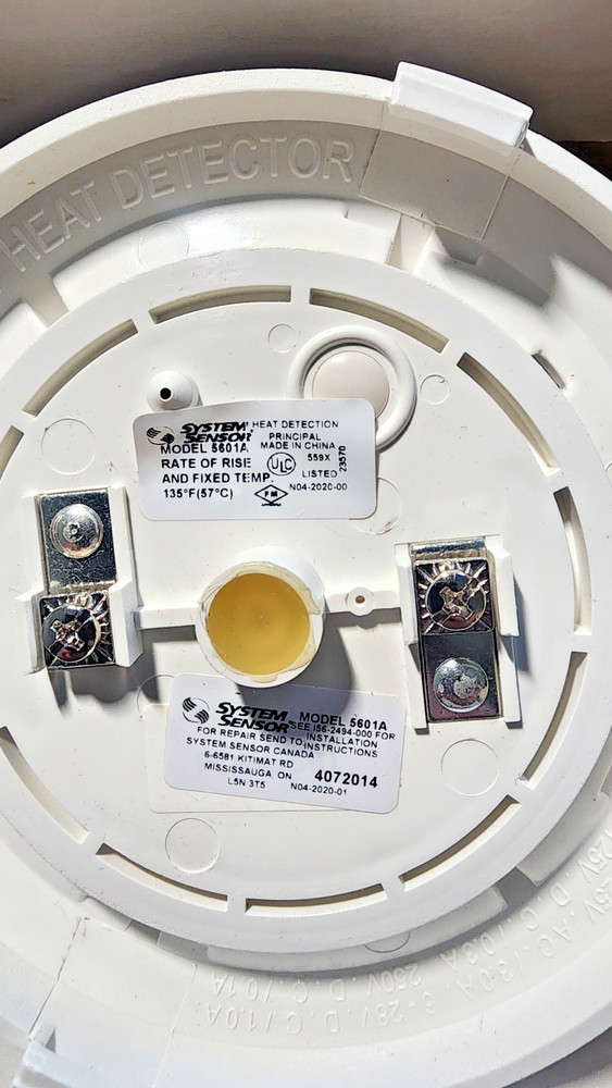 SYSTEM SENSOR-5601A Heat Detector 135F Fixed Heat with base. NO Tariffs in US