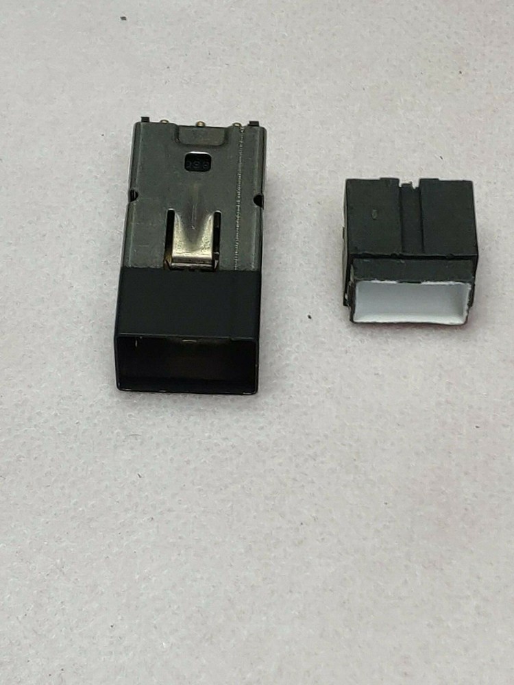 NEW** KORRY ELECTRONICS Korry Push Switch 81590 P/N:22231-001