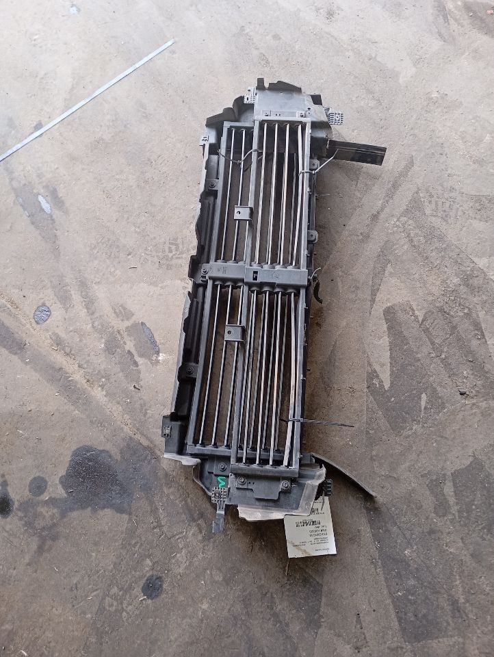 TRAVERSE  2019 Air Shutter 4118695