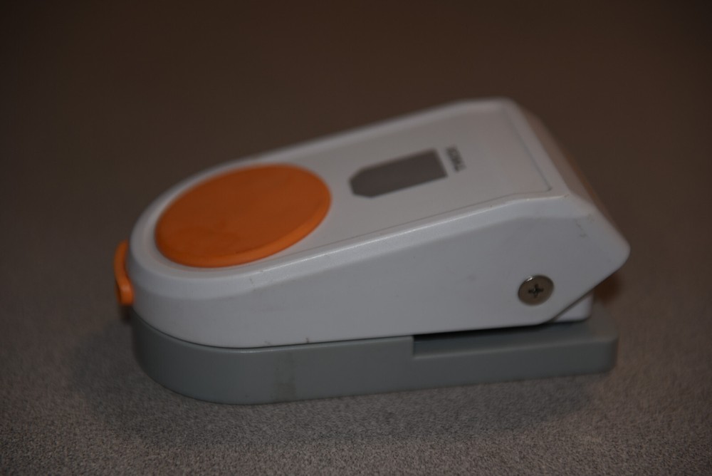 Fiskars Thick Material Punch