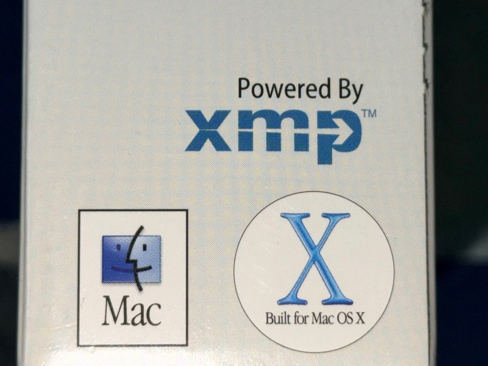 Adobe Illustrator CS 11.0 Mac, EDU, Serial Number 2 Disc In Case User Guide Box