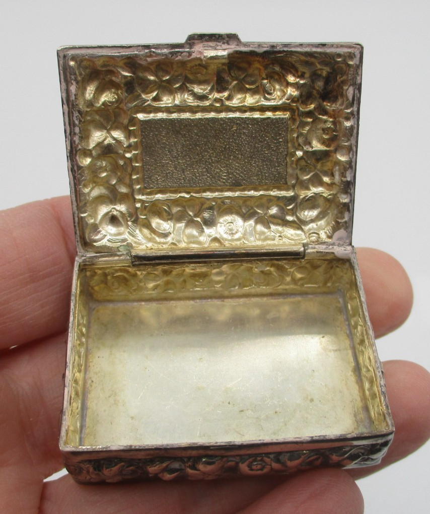STERLING SILVER TRINKET BOX WITH REPOUSSE FLOWERS ~ HINGED