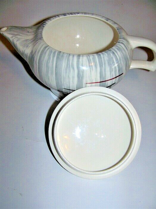 Prim Rose Light Stripes Gray Pattern Teapot 4 cup
