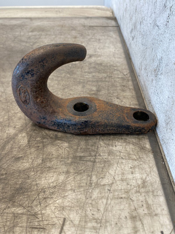 2012 Mack GU Tow Hooks & Couplings (731-10383)