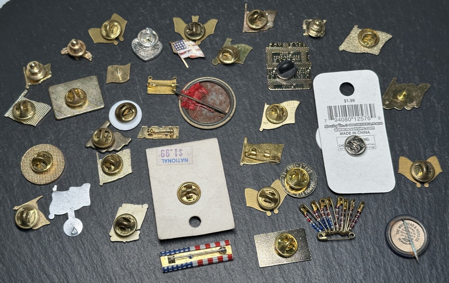 LOT OF 35+ VINTAGE USA PATRIOTIC PINS : FLAGS, VETERANS, '76, MORE I127