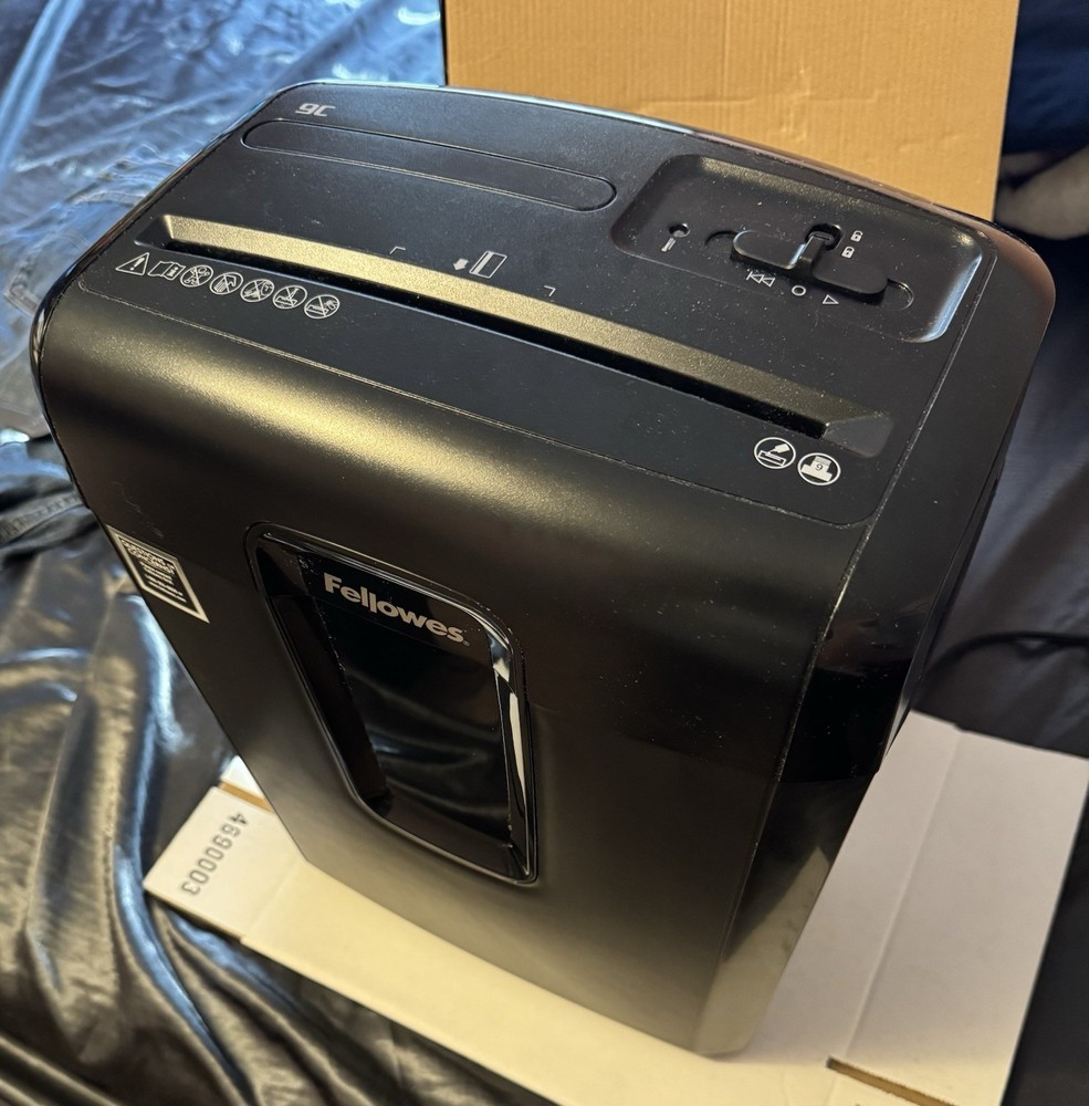 Fellows PowerShred 9 Sheet Shredder