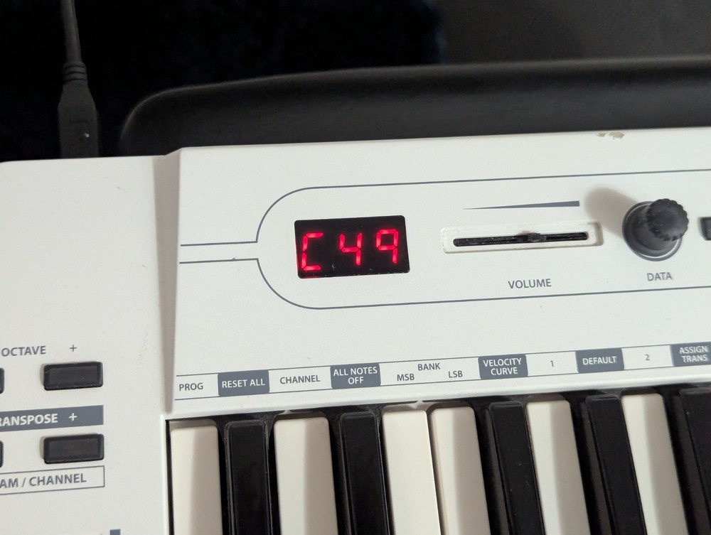 Samson Carbon 49 USB White MIDI Keyboard Software Controller