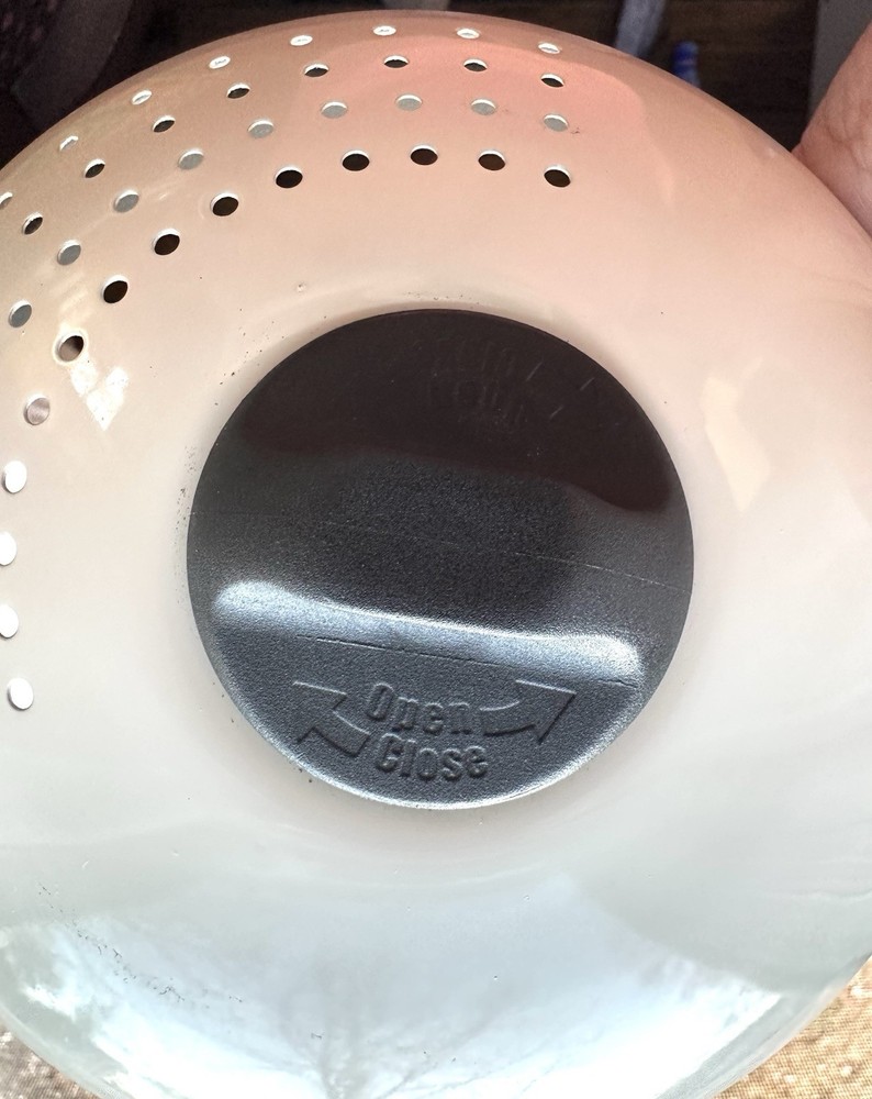 Small Enamel Stockpot With Vented Locking Lid EXCELLENT CONDITION